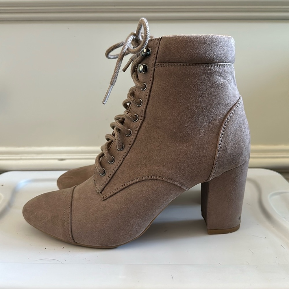 Women's heeled boots size 6.5